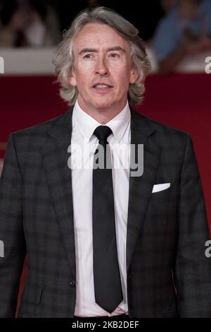 L'attore Steve Coogan posa durante il tappeto rosso del film 'Stan & Ollie', alla 13th edizione del Festival del Cinema di Roma, in Italia, il 24 ottobre 2018. (Foto di massimo Valicchia/NurPhoto) Foto Stock