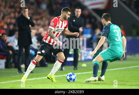 Eindhoven, Paesi Bassi. Ottobre 24. 2018 Gaston Pereiro del PSV Eindhoven durante la partita di UEFA Champion League Group B tra PSV Eindhoven e Tottenham Hotspur al Phillips Stadium, Eindhoven, Paesi Bassi, il 24 ottobre 2018. (Foto di Action Foto Sport/NurPhoto) Foto Stock