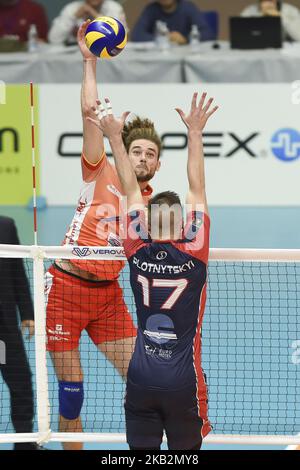 Kamil Rychlicki (#2 Consar Ravenna) in azione durante la Superlega Italiana Serie A volley match tra vero Volley Monza e Consar Ravenna a Monza il 1st novembre 2018 Monza ha vinto 3-1. (Foto di Roberto Finizio/NurPhoto) Foto Stock