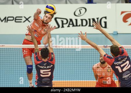 Kamil Rychlicki (#2 Consar Ravenna) in azione durante la Superlega Italiana Serie A volley match tra vero Volley Monza e Consar Ravenna a Monza il 1st novembre 2018 Monza ha vinto 3-1. (Foto di Roberto Finizio/NurPhoto) Foto Stock