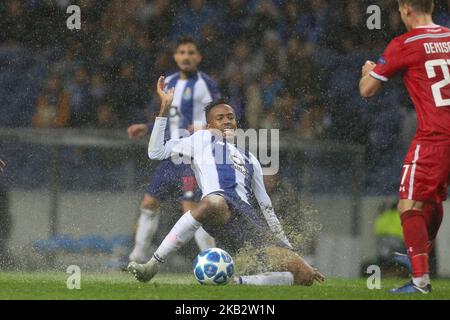 Eder Militao, difensore brasiliano di Porto, in azione durante la UEFA Champions League, partita tra FC Porto e FC Lokomotiv Moscow, allo Stadio Dragao di Porto il 6 novembre 2018 a Porto, Portogallo. (Foto di Paulo Oliveira / DPI / NurPhoto) Foto Stock