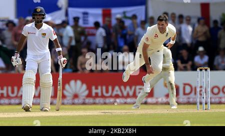 Il cricket inglese James Anderson consegna una palla durante il gioco di 2nd giorni della prima partita di cricket di prova tra lo Sri Lanka e l'Inghilterra allo stadio di cricket internazionale di Galle, Galle, Sri Lanka. 11-07-2018 (Foto di Tharaka Basnayaka/NurPhoto) Foto Stock