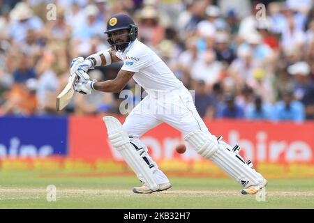 Il cricket dello Sri Lanka Niroshan Dickwella gioca un colpo durante il gioco di 4th giorni della prima partita di cricket di prova tra lo Sri Lanka e l'Inghilterra allo stadio di cricket internazionale di Galle, Galle, Sri Lanka, il 9 novembre 2018. (Foto di Tharaka Basnayaka/NurPhoto) Foto Stock