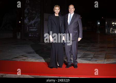 Alberto II, Principe di Monaco e Charlene, Principessa di Monaco, arrivano al Musée d'Orsay di Parigi il 10 novembre 2018 per assistere a una cena di Stato e a una visita alla mostra di Picasso nell'ambito delle cerimonie che celebrano il 100th° anniversario dell'armistizio del 11 novembre 1918, Fine della prima guerra mondiale (Foto di Mehdi Taamallah / NurPhoto) (Foto di Mehdi Taamallah/NurPhoto) Foto Stock