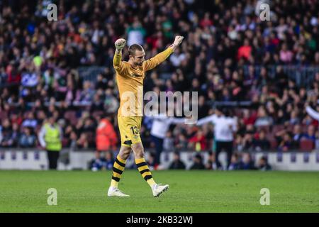 13 Pau Lopez di Real Betis Balompie festeggia la vittoria durante il campionato spagnolo la Liga calcio match tra FC Barcelona e Real Betis Balompie il 11 novembre 2018 allo stadio Camp Nou di Barcellona, Spagna. (Foto di Xavier Bonilla/NurPhoto) Foto Stock