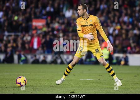 13 Pau Lopez di Real Betis Balompie durante il campionato spagnolo la Liga partita di calcio tra FC Barcellona e Real Betis Balompie il 11 novembre 2018 allo stadio Camp Nou di Barcellona, Spagna. (Foto di Xavier Bonilla/NurPhoto) Foto Stock