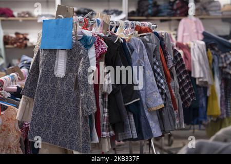 Mercadillo Nuevo futuro, troverà tutti i tipi di oggetti di decorazione, artigianato, moda, antiquariato e restauro, dal 10 al 18 novembre nel Padiglione di vetro della Casa de campo di Madrid. Spagna. 11 novembre 2018 (Foto di Oscar Gonzalez/NurPhoto) Foto Stock