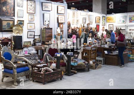 Mercadillo Nuevo futuro, troverà tutti i tipi di oggetti di decorazione, artigianato, moda, antiquariato e restauro, dal 10 al 18 novembre nel Padiglione di vetro della Casa de campo di Madrid. Spagna. 11 novembre 2018 (Foto di Oscar Gonzalez/NurPhoto) Foto Stock