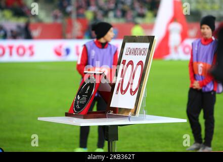 Il 15 novembre 2018 a Danzica, Polonia, si è aggiudicato un premio per la partita del 100th per la Polonia di Robert Lewandowski durante la partita internazionale amichevole tra Polonia e Repubblica Ceca. (Foto di Mateusz Wlodarczyk/NurPhoto) Foto Stock