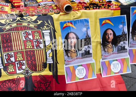 Un rally che commemora il 43rd° anniversario della morte dell'ex dittatore spagnolo Francisco Franco a Plaza de Oriente il 18 novembre 2018 a Madrid, Spagna. Il generale Francisco Franco Bahamonde fu il dittatore della Spagna dal 1939, dopo la fine della guerra civile spagnola, fino alla sua morte nel 1975. Il suo regime fascista fu sostenuto dalla Germania nazista e da Mussolini in Italia (Foto di Oscar Gonzalez/NurPhoto) Foto Stock