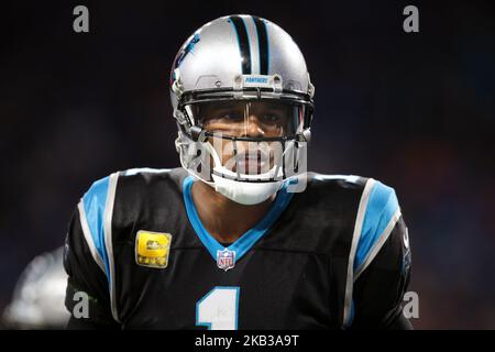 Carolina Panthers Quarterback Cam Newton (1) è visto durante la seconda metà di una partita di calcio NFL contro i Detroit Lions a Detroit, Michigan USA, Domenica 18 novembre 2018. (Foto di Jorge Lemus/NurPhoto) Foto Stock