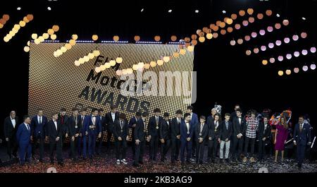 Foto di tutti i vincitori durante la cerimonia di premiazione FIM dopo il Gran Premio Motul de la Comunitat Valenciana, nel Palacio de Congresos di Valencia, Spagna, il 18 novembre 2018. (Foto di Jose Breton/NurPhoto) Foto Stock