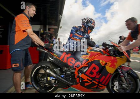 Johann Zarco (5) di Francia e Red Bull KTM Factory Racing durante i test della nuova stagione MotoGP 2019 sul circuito Ricardo Tormo di Valencia, Spagna, il 20th novembre 2018 (Foto di Jose Breton/NurPhoto) Foto Stock