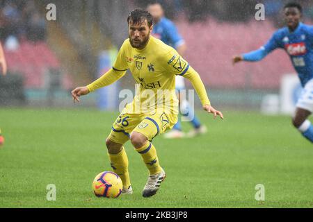 Perparim Hetemaj di Chievo Verona durante la Serie A TIM match tra SSC Napoli e AC Chievo allo Stadio San Paolo Napoli Italia il 25 novembre 2018. (Foto Franco Romano) Foto Stock