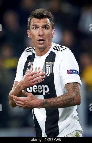 Mario Mandzukic della Juventus reagisce durante la partita della UEFA Champions League tra Juventus e Valencia CF allo stadio Allianz Juventus di Torino, Italia, il 27 novembre 2018 (Foto di Jose Breton/NurPhoto) Foto Stock