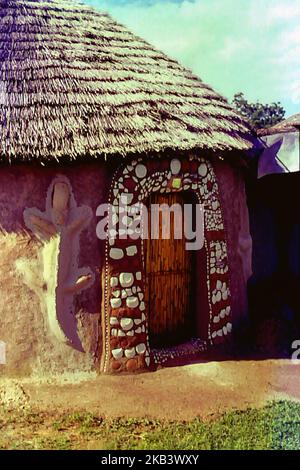 Case tradizionali di Dagomba nella regione settentrionale del Ghana, circa 1959 Foto Stock