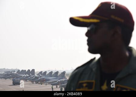 Forze aeree indiane e forze aeree statunitensi esercizio congiunto bilaterale Cope India 2018 presso la stazione dell'aeronautica Kalaikunda il 10,2018 dicembre nel Bengala occidentale, India. US F-15 aerei da caccia , movimento C-130 aerei da trasporto, Hawk aeromobili, Sukhoi-30 parte in India Air Force - US Air Force bilaterale esercizio congiunto cope India 2018. (Foto di Debajyoti Chakraborty/NurPhoto) Foto Stock