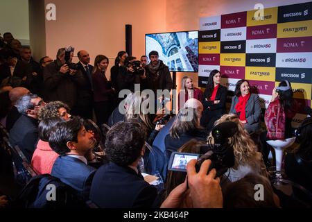 Conferenza stampa sulla prima rete 5G il 17 dicembre 2018 a Roma. Alle Terme di Diocleziano, il primo scenario per l'uso della realtà virtuale e della realtà aumentata applicato al settore turistico nel campo della sperimentazione tecnologica 5G nella città presentata da Roma capitale, Fastweb ed Ericsson a Roma, 17 dicembre 2018. (Foto di Andrea Ronchini/NurPhoto) Foto Stock