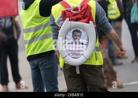 I giubbotti gialli di nuovo a Nantes, in Francia, il 29 dicembre 2018 per la legge 7 della loro mobilitazione. Circa 2000 giubbotti gialli dimostrati nel centro della città di Nantes per il settimo sabato consecutivo dal novembre 17. Sono scoppiate tensioni tra i manifestanti e la polizia. (Foto di Estelle Ruiz/NurPhoto) Foto Stock