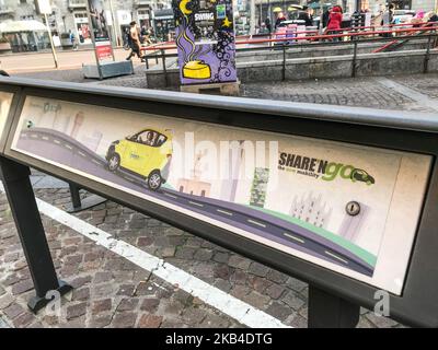 Un veicolo elettrico è visto a Milano, Italia, il 7 gennaio 2019. Un car sharen'go rischia di lasciare l'Italia se le sue auto sono escluse dagli incentivi governativi 2019 per i veicoli elettrici. (Foto di Mairo Cinquetti/NurPhoto) Foto Stock