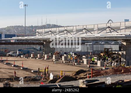 Sono in corso lavori di costruzione per ulteriori opzioni di ingresso auto all'area di attraversamento del confine di San Ysidro da San Diego, CA a Tijuana, Messico. 26.01.19 (Foto di John Fredricks/NurPhoto) Foto Stock