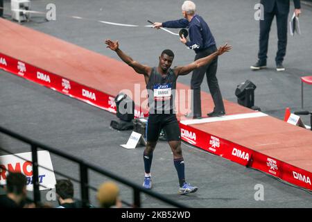 Hugues Fabrice Zango (fra) compete nel salto triplo durante l'Athletics Indoor Meeting di Parigi 2019, presso l'AccorHotels Arena (Bercy) di Parigi, Francia, il 27 gennaio 2019. Il Meeting de Paris Indoor è uno dei 16 eventi che compongono la serie European Athletics Indoor Permit Meeting. Cinque di loro si svolgono in Francia e la serie si svolge fino al 24 febbraio con l'All Star Perche a Clermont-Ferrand, meno di una settimana prima dell'inizio dei campionati europei di atletica indoor di Glasgow 2019. (Foto di Michel Stoupak/NurPhoto) Foto Stock