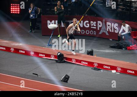 Sam Kendricks (USA) compete nella pole vault durante l'Athletics Indoor Meeting di Parigi 2019, presso l'AccorHotels Arena (Bercy) di Parigi, in Francia, il 27 gennaio 2019. Il Meeting de Paris Indoor è uno dei 16 eventi che compongono la serie European Athletics Indoor Permit Meeting. Cinque di loro si svolgono in Francia e la serie si svolge fino al 24 febbraio con l'All Star Perche a Clermont-Ferrand, meno di una settimana prima dell'inizio dei campionati europei di atletica indoor di Glasgow 2019. (Foto di Michel Stoupak/NurPhoto) Foto Stock