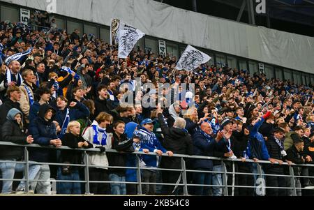 Gent, Belgio. 03/11/2022, tifosi e sostenitori di Gent hanno fatto foto durante una partita di calcio tra AA Gent e Molde FK durante il sesto e ultimo matchday nel gruppo F della UEFA Europa Conference League per la stagione 2022-2023 , giovedì 3 novembre 2022 a Gent , Belgio . FOTO DAVID CATRY | SPORTPIX Foto Stock