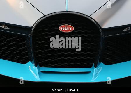 Una supercar Bugatti Divo è esposta durante la giornata stampa della fiera concept-car 2019 e del design automobilistico a Parigi il 30 gennaio 2019. Le più recenti concept-car e supercar sono esposte nel corso della giornata stampa della fiera di concept-car 2019 e del design automobilistico a Parigi il 30 gennaio 2019. I più grandi designer del mondo che espongono a Parigi, nella tradizione dell'alta Couture, i loro modelli più belli, vere opere e fonti di ispirazione per l'automobile di domani. (Foto di Michel Stoupak/NurPhoto) Foto Stock