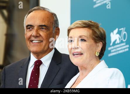 Alberto Barbera e Dame Julie Andrews sono presenti alla fotocellula "Leone d'oro per la vita" durante il 76th° Festival del Cinema di Venezia, il 03 settembre 2019 a Venezia. (Foto di Matteo Chinellato/NurPhoto) Foto Stock