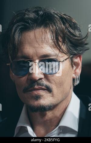 Johnny Depp cammina sul tappeto rosso davanti alla proiezione ''Waiting for the Barbarians'' durante il 76th° Festival del Cinema di Venezia alla Sala Grande, il 06 settembre 2019 a Venezia. (Foto di Luca Carlino/NurPhoto) Foto Stock