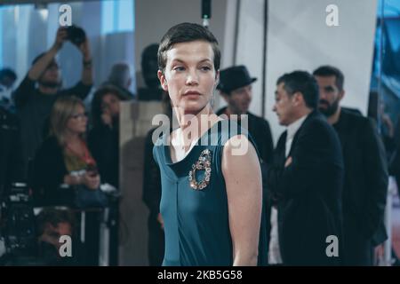 Sylvia Hoeks cammina sul tappeto rosso davanti alla proiezione ''in attesa dei barbari'' durante il 76th° Festival del Cinema di Venezia alla Sala Grande, il 06 settembre 2019 a Venezia (Foto di Luca Carlino/NurPhoto) Foto Stock