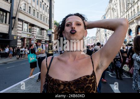 Migliaia di persone transgender e i loro sostenitori partecipano alla prima marcia Trans Pride di Londra per le strade della capitale britannica il 14 settembre 2019 a Londra, Inghilterra. (Foto di Wiktor Szymanowicz/NurPhoto) Foto Stock