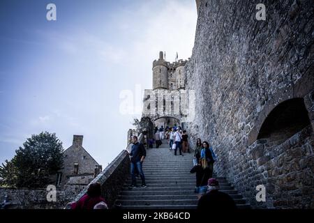 Una vista di Mont Saint-Michel, Francia, il 16 settembre 2019. Mont Saint-Michel è uno dei siti più visitati della Francia, con oltre 3 milioni di visitatori all'anno. Mont Saint-Michel e la sua baia riconosciuta come patrimonio dell'umanità dell'UNESCO. (Foto di Salvatore Romano/NurPhoto) Foto Stock