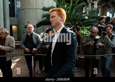 Adrien Quatennens, vice della Francia subordinata e coordinatore del partito, entra martedì 19 settembre 2019 nella sala di giustizia della corte di Bobigny per il processo di Jean-Luc Mélenchon, leader della Francia subordinata, E cinque dei suoi parenti, tra cui Alexis Corbière e Manuel Bompard, appaiono davanti al tribunale penale di Bobigny per "atti di intimidazione contro l'autorità giudiziaria, ribellione e provocazione”. Nell'ottobre 2018, si opposero fermamente alla ricerca della sede del loro partito nell'ambito di due indagini preliminari da parte della procura di Parigi. E Foto Stock