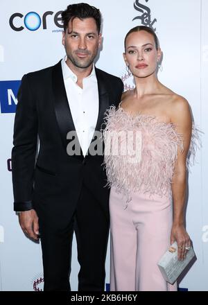 BEVERLY HILLS, LOS ANGELES, CALIFORNIA, Stati Uniti d'America - 21 SETTEMBRE: Yukyhnyy e Peta Murgatroyd arrivano alla 2019 Brent Shapiro Foundation for Drug Prevention Summer Spectacular Gala che si tiene presso il Beverly Hilton Hotel il 21 Settembre 2019 a Beverly Hills, Los Angeles, California, Stati Uniti. (Foto di Xavier Collin/Image Press Agency/NurPhoto) Foto Stock