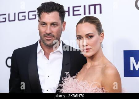 BEVERLY HILLS, LOS ANGELES, CALIFORNIA, Stati Uniti d'America - 21 SETTEMBRE: Yukyhnyy e Peta Murgatroyd arrivano alla 2019 Brent Shapiro Foundation for Drug Prevention Summer Spectacular Gala che si tiene presso il Beverly Hilton Hotel il 21 Settembre 2019 a Beverly Hills, Los Angeles, California, Stati Uniti. (Foto di Xavier Collin/Image Press Agency/NurPhoto) Foto Stock