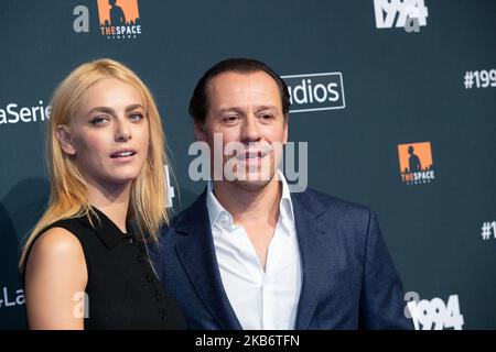 Miriam Leone (L) e Stefano Accorsi parteciperanno alla presentazione dello show televisivo Sky ''1994'' presso lo Space moderno il 24 settembre 2019 a Roma. (Foto di Mauro Fagiani/NurPhoto) Foto Stock