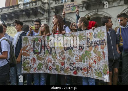 Oltre 20 mila persone, per lo più studenti, partecipano all'evento 'Venerdì per il futuro' contro il cambiamento climatico che si terrà il 27 settembre a Torino. L'evento della lotta per il clima è nato da Greta Thunberg, una bambina di 16 anni ora proposta come Premio Nobel per la pace. (Foto di Massimiliano Ferraro/NurPhoto) Foto Stock