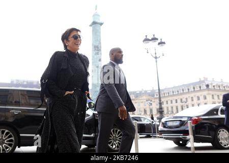 Kris Jenner ha visto tornare a piedi al suo hotel l'hotel ritz a Parigi, Francia, il September27, 2019. (Foto di Mehdi Taamallah / Nurphoto) Foto Stock