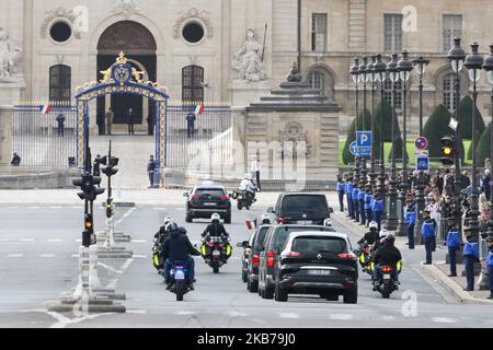 Il presidente francese Emmanuel Macron arriva per assistere a un omaggio militare all'ex presidente francese Jacques Chirac presso l'Invalides (Hotel des Invalides) di Parigi il 30 settembre 2019. L'ex presidente francese Jacques Chirac morì il 26 settembre 2019 all'età di 86 anni. (Foto di Michel Stoupak/NurPhoto) Foto Stock