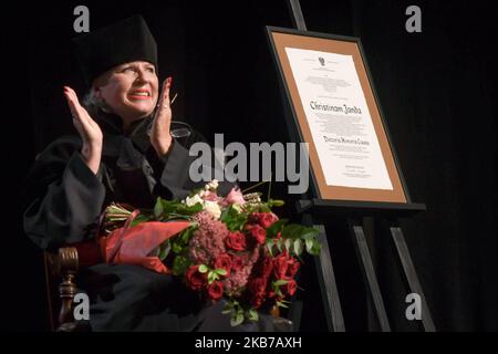 Krystyna Janda visto durante l'inaugurazione del 74th dell'anno accademico 2019/20, nella Scuola superiore di Stato del Teatro, a Cracovia. L'Accademia di Arti teatrali di Cracovia ha conferito per la prima volta un Dottorato Honoris causa a Krystyna Janda, un'attrice polacca di grande rilievo, fondatore e direttore artistico del Teatro Polonia e del Teatro Och di Varsavia. Lunedì 30 settembre 2019 a Cracovia, Polonia. (Foto di Artur Widak/NurPhoto) Foto Stock