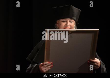 Krystyna Janda visto durante l'inaugurazione del 74th dell'anno accademico 2019/20, nella Scuola superiore di Stato del Teatro, a Cracovia. L'Accademia di Arti teatrali di Cracovia ha conferito per la prima volta un Dottorato Honoris causa a Krystyna Janda, un'attrice polacca di grande rilievo, fondatore e direttore artistico del Teatro Polonia e del Teatro Och di Varsavia. Lunedì 30 settembre 2019 a Cracovia, Polonia. (Foto di Artur Widak/NurPhoto) Foto Stock