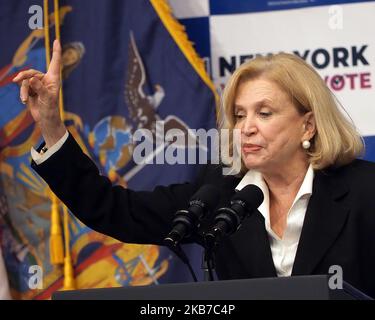 New York, NY, Stati Uniti. 3rd Nov 2022. Carolyn Maloney, membro del Congresso, parla durante un raduno ''Get out the Vote'' con il governatore dello Stato di New York Kathy Hochul, il segretario di Stato americano Hillary Clinton e il vicepresidente americano Kamala Harris al Barnard College di New York il 3 novembre 2022. (Credit Image: © Debra L. Rothenberg/ZUMA Press Wire) Foto Stock