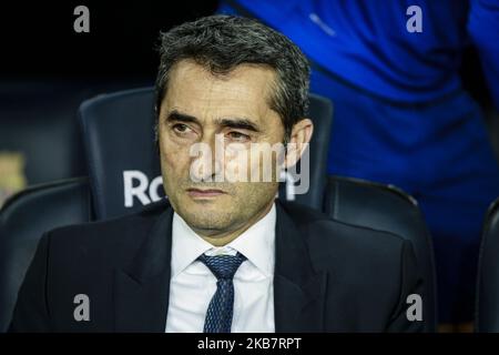 Ernesto Valverde dalla Spagna del FC Barcelona durante la partita la Liga tra FC Barcelona e Sevilla FC nello stadio Camp Nou a Barcellona il 06 ottobre del 2019, Spagna. (Foto di Xavier Bonilla/NurPhoto) Foto Stock