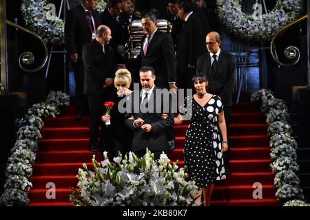 Jose Joel, Anel Noreña, Marysol Estrella Ortíz Noreña durante un tributo postumo di Singer Jose al Palacio de Bellas Artes il 9 ottobre 2019 a Città del Messico, Messico (Foto di Eyepix/NurPhoto) Foto Stock