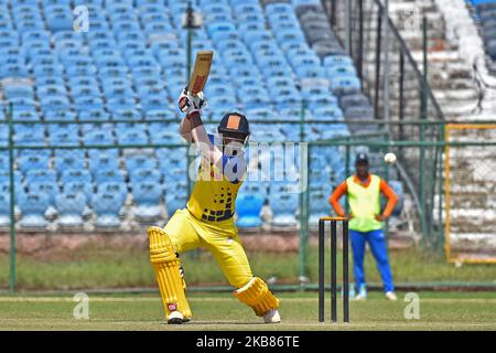 Tamil Nadu battitore Abhinav Mukund gioca un colpo durante la partita Vijay Hazare Trophy contro Madhya Pradesh allo stadio SMS di Jaipur, Rajasthan, India, ottobre 12,2019. (Foto di Vishal Bhatnagar/NurPhoto) Foto Stock