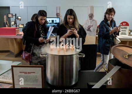 Un benvenuto è stato dato dal direttore della città Florent Bonnetain prima di una dimostrazione culinaria da parte dello chef Régis Marcon stellato. (Foto di Nicolas Liponne/NurPhoto) Foto Stock