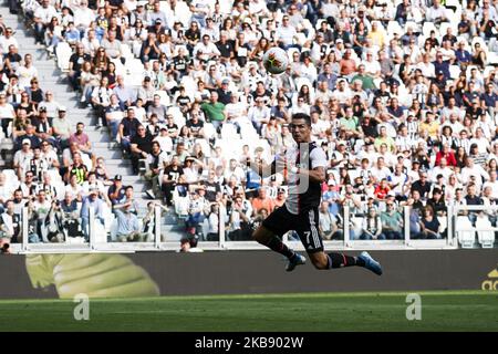 Juventus Forward Cristiano Ronaldo (7) segna il suo obiettivo per renderlo 2-0 durante la Serie A Football Match n.6 JUVENTUS - SPAL il 28 settembre 2019 allo Stadio Allianz di Torino, Piemonte, Italia. Risultato finale: Juventus-Spal 2-0. (Foto di Matteo Bottanelli/NurPhoto) Foto Stock