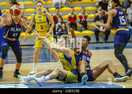 Stephanie Mavunga (23) di BLMA è visto in azione durante la partita di basket donna Eurolega tra Arka Gdynia (Polonia) e Basket Lattes Montpellier Association (Francia) a Gdynia, Polonia il 23 ottobre 2019 (Foto di Michal Fludra/NurPhoto) Foto Stock